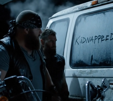 I’m the 6’3” President of a 1% Motorcycle Club. I Pulled My Harley into a Gas Station at 2 a.m. and Saw a Little Girl’s Hand on a Van Window. Her Note Said ‘Kidnapped.’ We Had 30 Seconds to Act. What My Crew Did Next Left the Police—and the Girl’s Mother—Speechless.